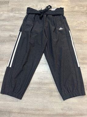 Adidas Women’s 24/7 Woven 3/4 Pants Capris, size XS